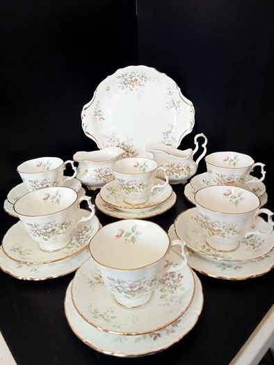 Immaculate Royal Albert Haworth Tea Set