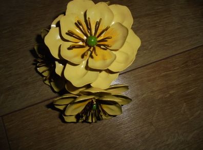Vintage metal flower napkin holder