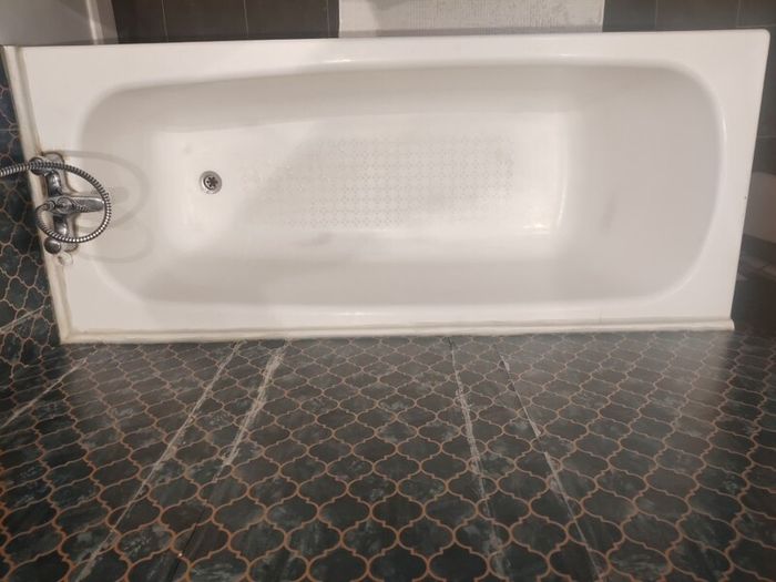 Caste Iron Bath