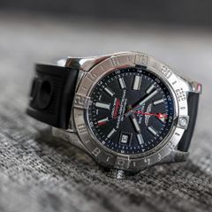 Breitling Avenger II GMT