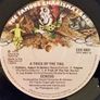 Genesis  A Trick Of The Tail Irish pressing Image 4