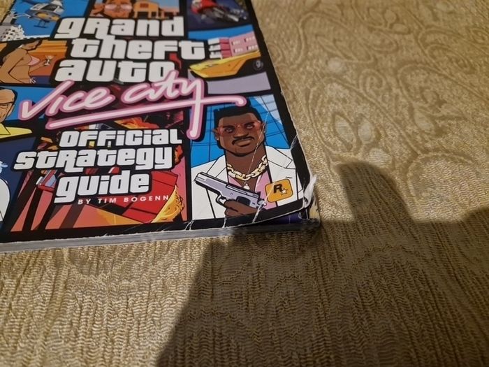 Grand theft auto Vice City official strategy guide