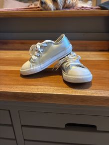 kids converse