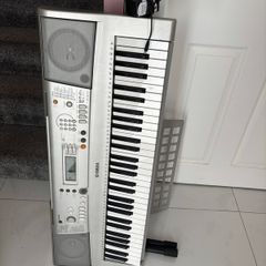 Yamaha Keyboard touch sensitive
