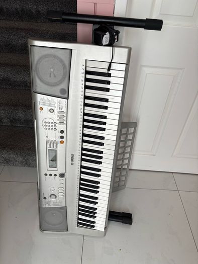 Yamaha Keyboard touch sensitive
