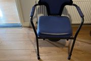 Commode chair