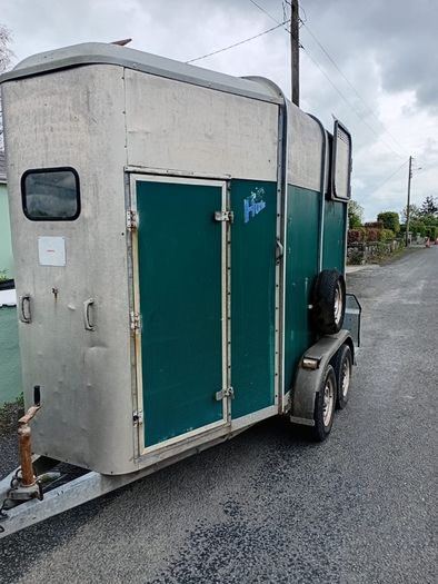 505 horse box