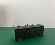 Hornby OO Gauge Grounded 6 Wheel Coach