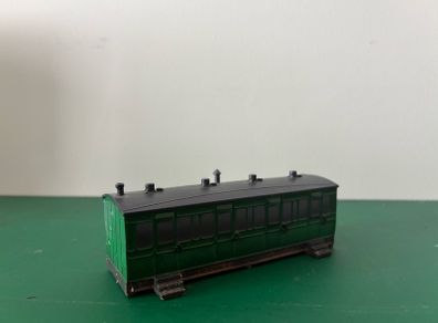 Hornby OO Gauge Grounded 6 Wheel Coach