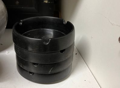 4 Ash Trays