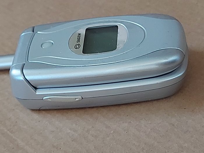 Sagem myC3-2 in like new condition, extremely rare retro mobile phone, Meteor network