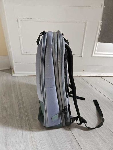 Samsonite StackD Biz 17.3" expandable laptop backpack in Forest green/grey.