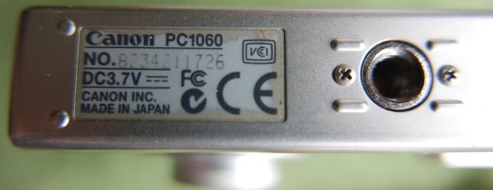 Canon Ixusi Ixusi 4.0mp Digital Camera Pc1060 And Bag ,sd Card