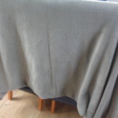 Luxurious Lightweight Fleece Throw Blanket