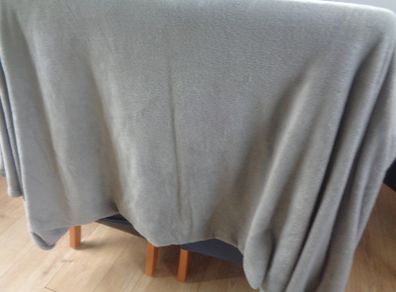 Luxurious Lightweight Fleece Throw Blanket