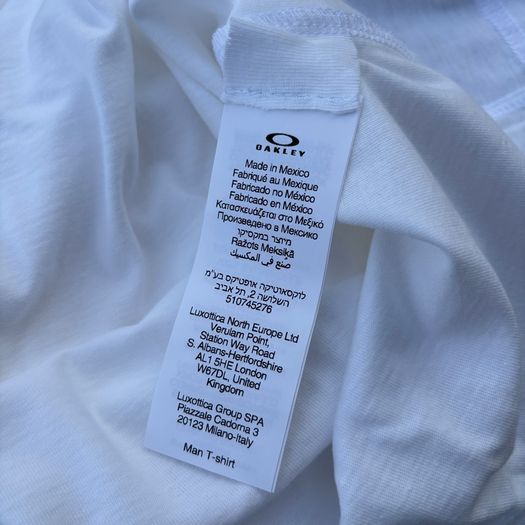 oakley T-shirt