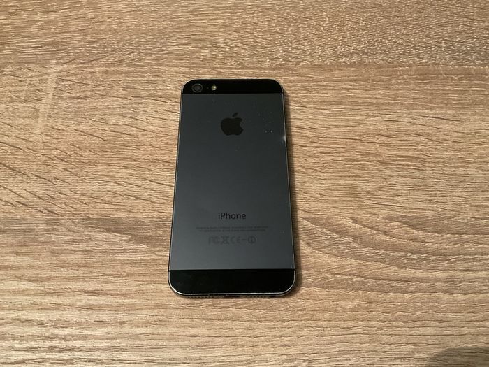 Apple iPhone 5   64GB