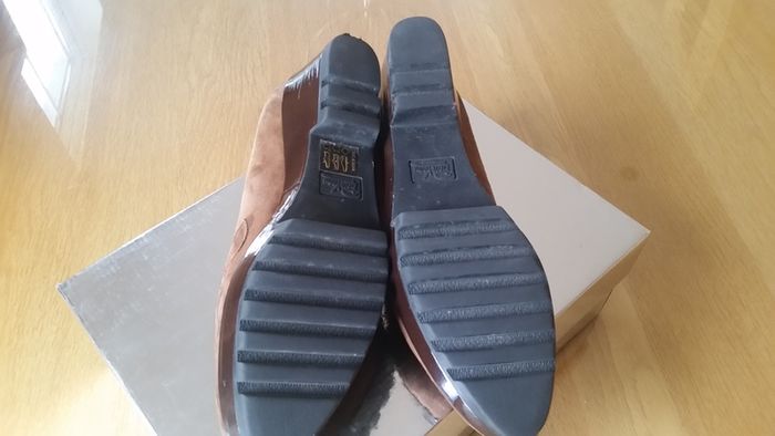 Carl Scarpa Size 39 Suede Leather Shoes