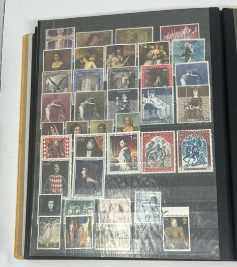 Collection: Austria (Osterreich) Stamps both mint an commemorative stamps on 45 pages