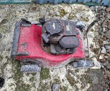 Briggs Stratton engine / mower for repair parts