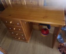 Desk/dressing table