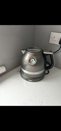 Kitchen Aid Kettle and Toaster