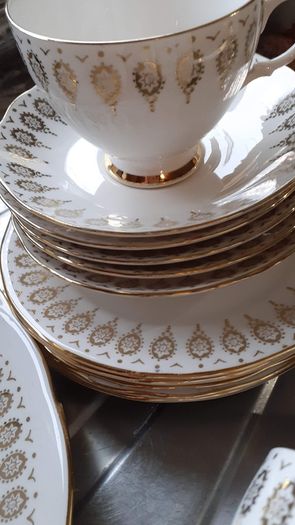Queens Ann 18piece Tea.set