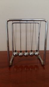 Newton's Cradle - discovery learning in science