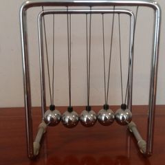 Newton's Cradle - discovery learning in science