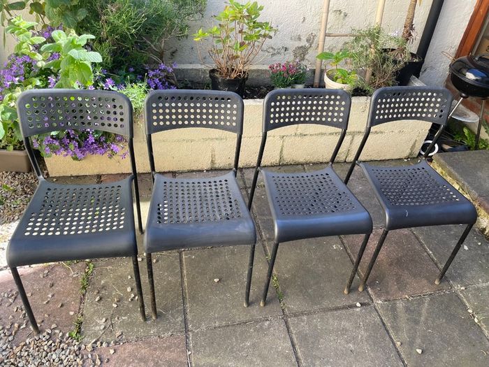Outdoor dining table and chairs