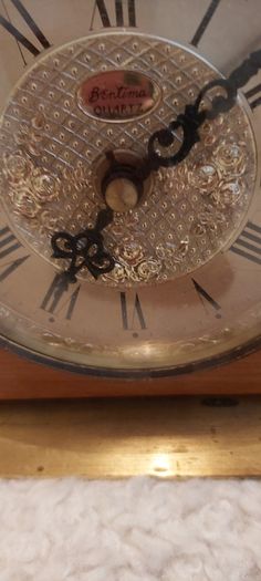 Vintage mantle clock..SALE REDUCED TO