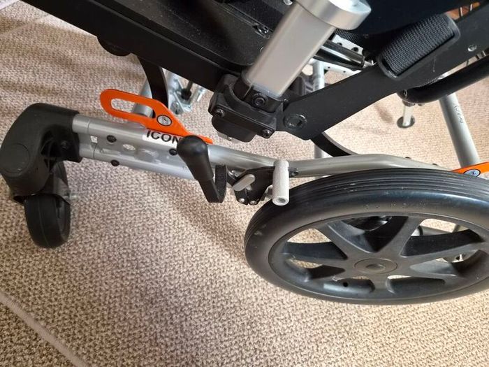Icon 125 Adjustable Wheelchair