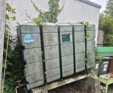 Oil tank