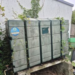 Oil tank