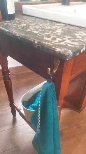 Antique vanity unit