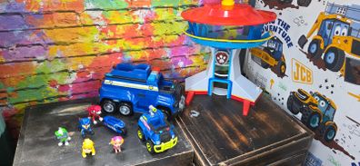Paw Patrol control tower + big Paw Patrol cruiser + 5x figures + Explorer vehicle