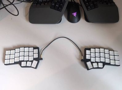 Corne v4: MX/Kailh Choc - Split Ergonomic Keyboard