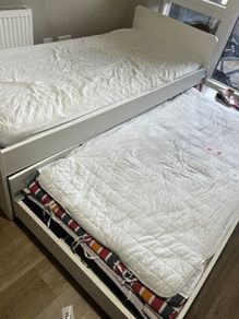 Ikea day bed-trundle bed