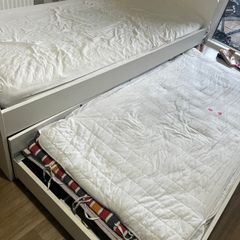 Ikea day bed-trundle bed