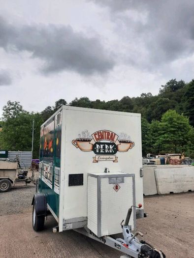 Mobile catering trailer