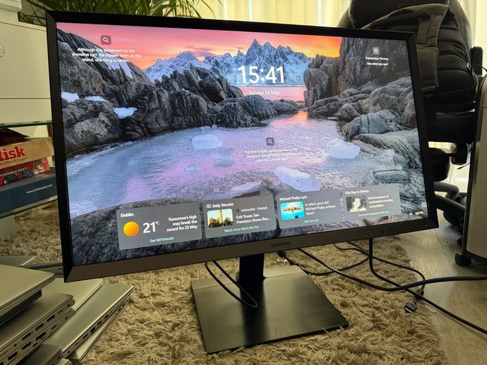 32" 4k Samsung monitor S3208501
