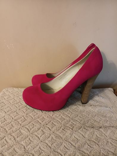 Heels bundle size 6