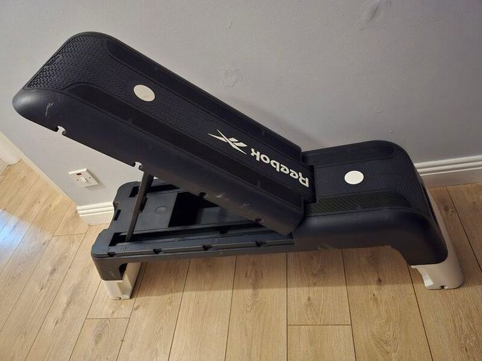 Rebook bench