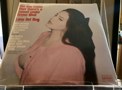 Lana Del Rey  |  Did You Know That There's a Tunnel Under Ocean Boulevard  {Lime Vinyl Edition}