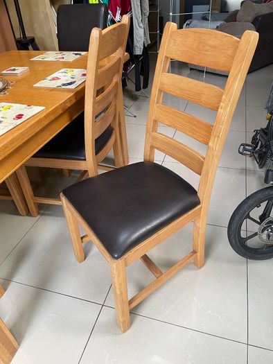 Dining table and 6 chairs