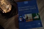 The Economics of the Welfare State ! RRP 43 Euro ! 2004 ! by Oxford University Press !