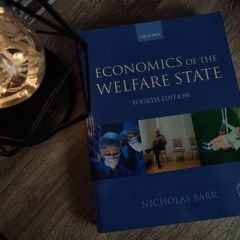 The Economics of the Welfare State ! RRP 43 Euro ! 2004 ! by Oxford University Press !