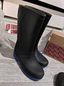 wellies