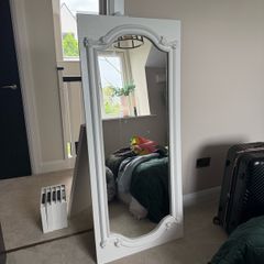 White Mirror - Next