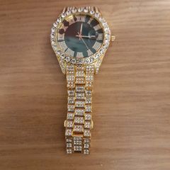 Diamond type gold plated watch